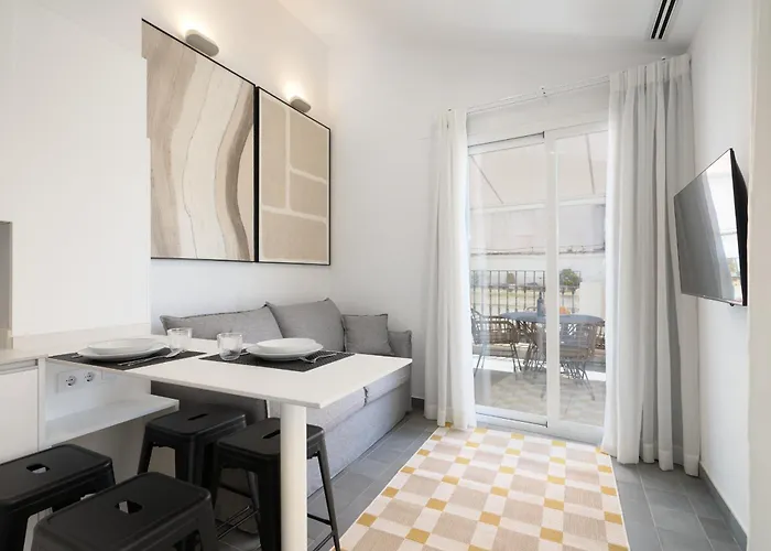 Aparthotel Naranjas y Limones, by Homing U Sevilla